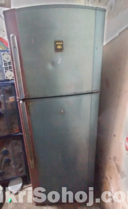সার্ফ ফ্রিজ
